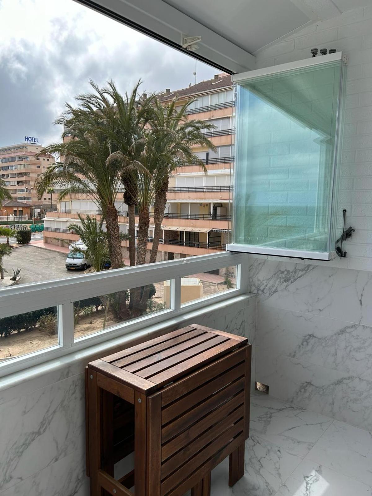 Splendido Appartamento Fronte Mare Vista Spiaggia - Prima Linea Mare Torrevieja Exteriér fotografie